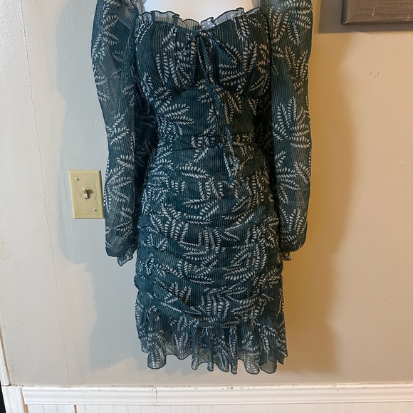 Dress - Picture 5 of 5